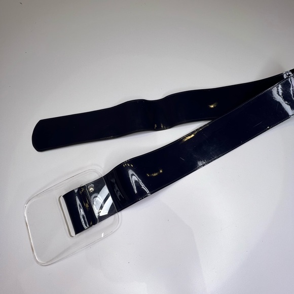 Designer unknown vintage navy with clear loose sight buckle belt. - Picture 4 of 4